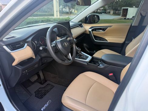 Used 2021 Toyota RAV4 XLE Premium FWD image 12