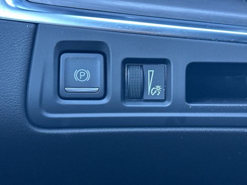 Used 2025 Cadillac XT5 Luxury w/ LPO, Red Accent Package image 36