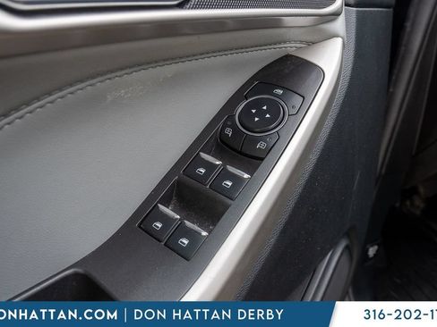 Used 2023 Ford Explorer XLT w/ Equipment Group 202A AWD/4WD image 15