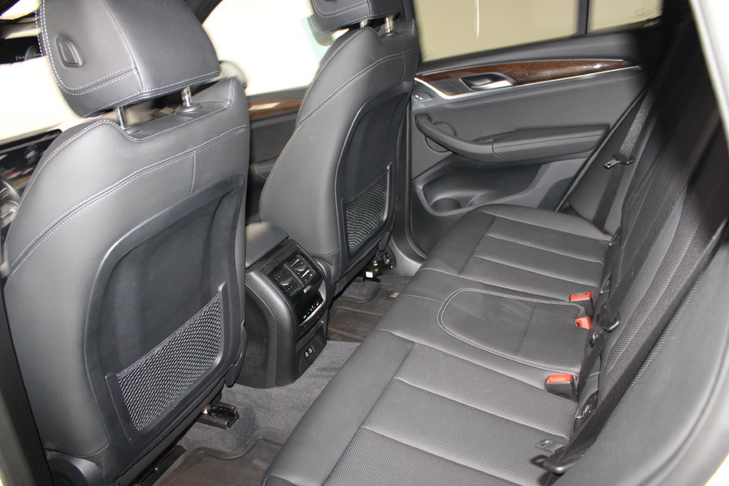 Used 2024 BMW X3 sDrive30i w/ Convenience Package w/ZPA RWD image 17