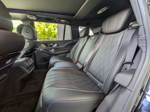 Used 2026 Mercedes-Benz Maybach GLS 600 4MATIC image 11