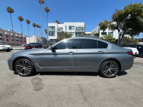 Used 2023 BMW 530e w/ Convenience Package RWD image 8