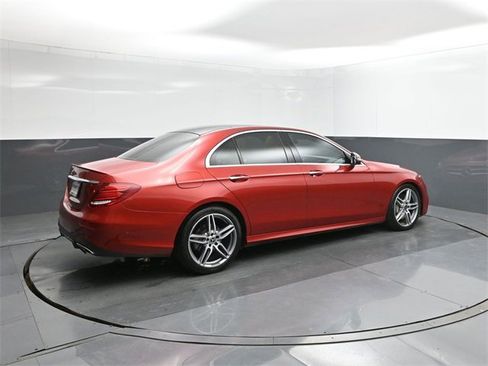 Used 2019 Mercedes-Benz E 300 image 15