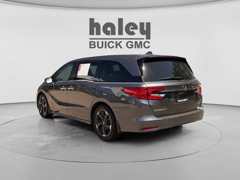Used 2024 Honda Odyssey Elite image 3