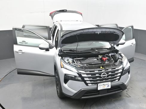 Used 2025 Nissan Rogue SV AWD/4WD image 40
