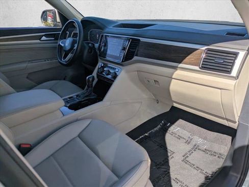 Used 2023 Volkswagen Atlas SE w/ Black Wheel Package image 21