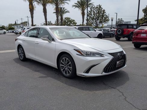 Used 2023 Lexus ES 350 w/ Accessory Package (Z2) image 3