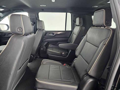 New 2026 GMC Yukon XL Elevation AWD/4WD image 18