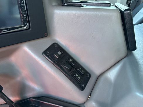 Used 1999 HUMMER H1 4-Door Hard Top image 21