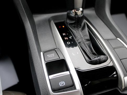 Used 2017 Honda Civic EX image 8