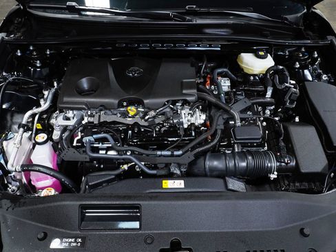 Certified 2025 Toyota Camry SE image 9