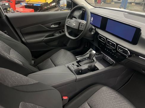New 2026 Nissan Sentra SV w/ SV Convenience Package FWD image 37