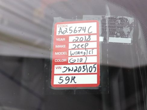 Used 2018 Jeep Wrangler Unlimited Rubicon AWD/4WD image 35