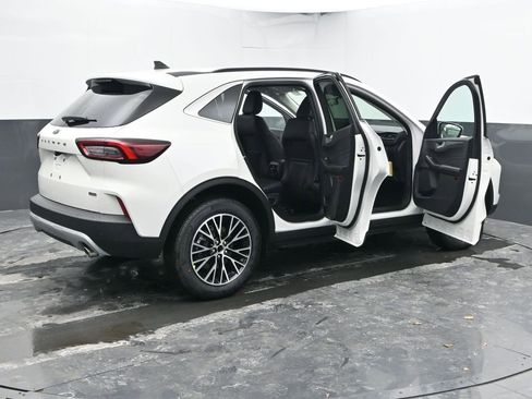 New 2026 Ford Escape SE image 57