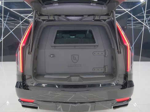 Used 2024 Cadillac Escalade ESV Premium Luxury image 51