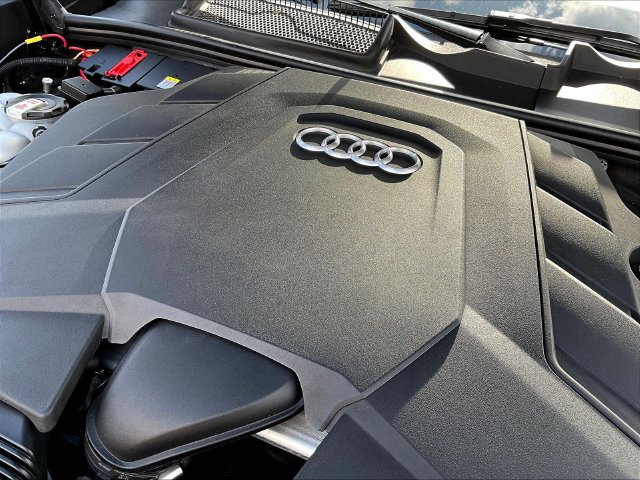 Used 2022 Audi Q8 Prestige w/ Prestige Package AWD/4WD image 32