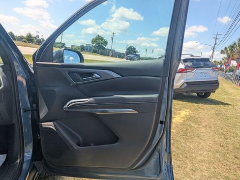 Used 2025 Chevrolet Traverse LT AWD/4WD image 28