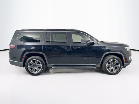 Used 2022 Jeep Wagoneer Series III RWD image 4