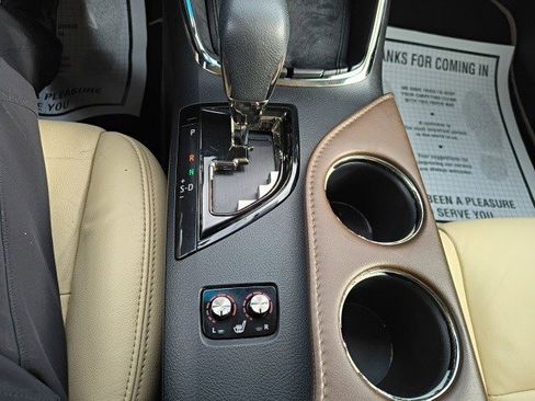 Used 2014 Toyota Avalon XLE image 22