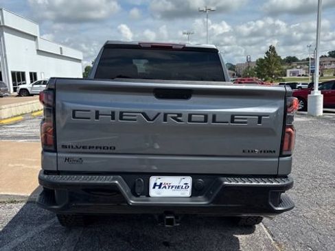 Used 2021 Chevrolet Silverado 1500 Custom Trail Boss w/ LPO, Dark Essentials Package AWD/4WD image 11