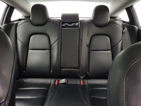Used 2018 Tesla Model 3 Long Range image 8