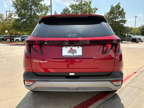 Used 2025 Hyundai Tucson SEL FWD image 7