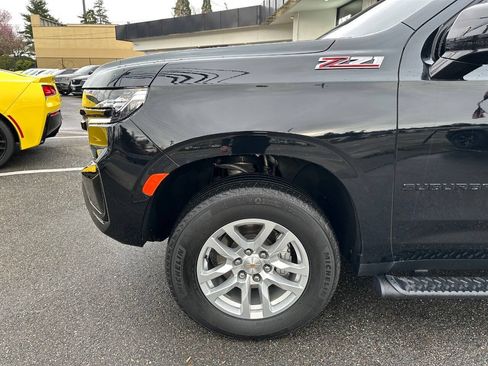 Used 2023 Chevrolet Suburban Z71 w/ Z71 Off-Road Package AWD/4WD image 12