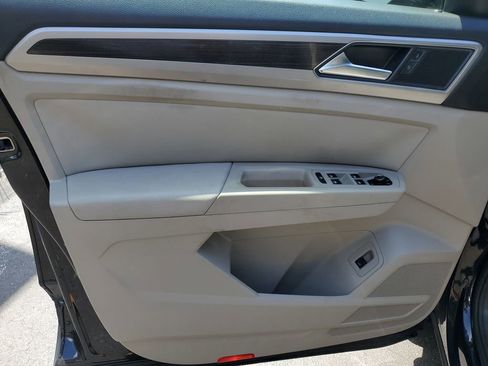 Used 2018 Volkswagen Atlas SEL FWD image 19