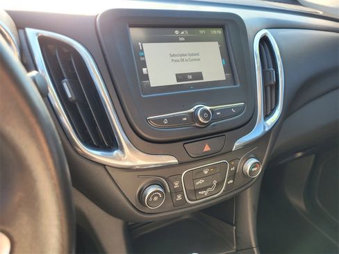 Used 2018 Chevrolet Equinox LT image 25