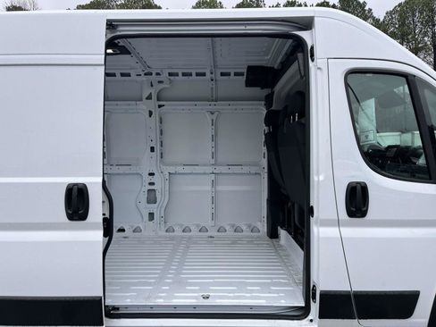 New 2026 RAM ProMaster 2500 w/ Convenience Group image 16
