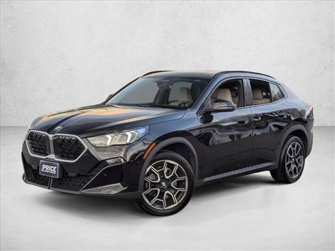 Certified 2025 BMW X2 xDrive28i w/ Premium Package image 1
