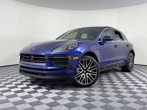 Certified 2024 Porsche Macan AWD/4WD image 1