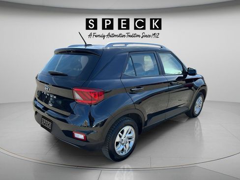 Used 2024 Hyundai Venue FWD image 5