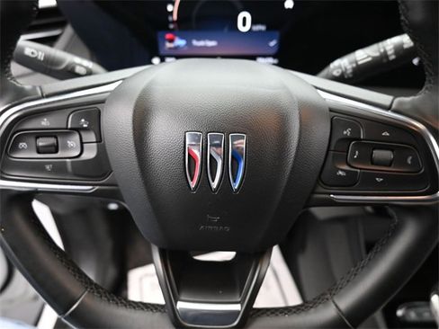 Used 2024 Buick Encore GX Sport Touring image 17