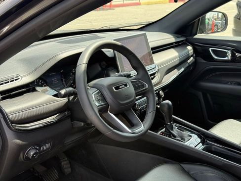 Used 2022 Jeep Compass Latitude FWD image 6