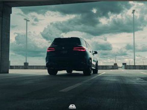 Used 2021 BMW X5 M w/ Competition Package image 2