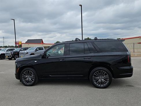 Used 2025 Cadillac Escalade Sport Platinum w/ LPO, Floor Liner Package AWD/4WD image 2