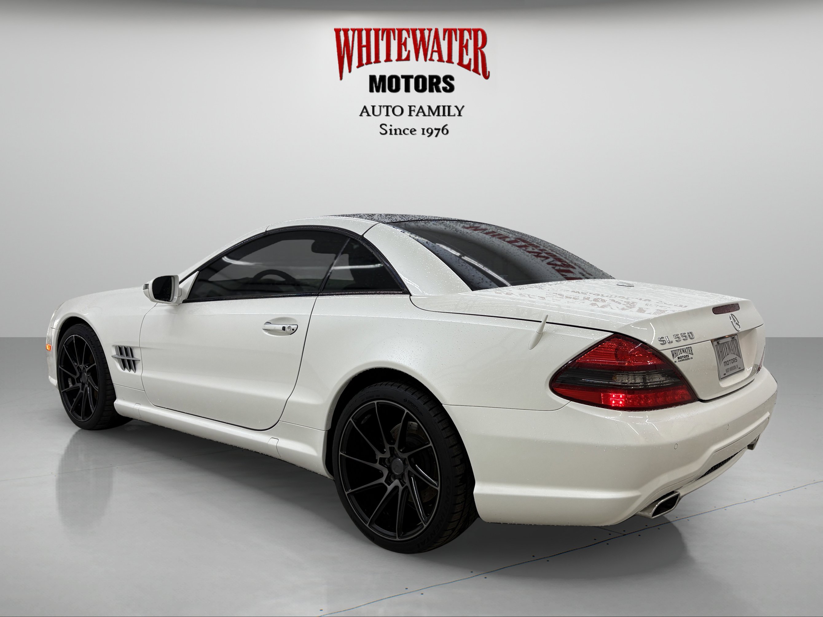 Used 2011 Mercedes-Benz SL 550 image 4