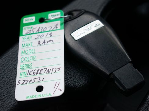 Used 2018 RAM 1500 Laramie image 35