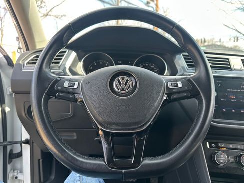 Used 2019 Volkswagen Tiguan SE image 7