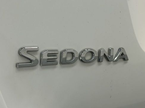 Used 2020 Kia Sedona EX image 8