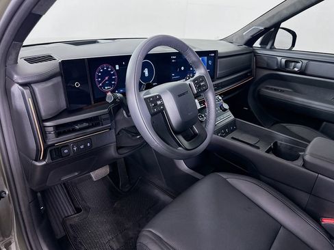 Certified 2025 Hyundai Santa Fe Calligraphy image 9