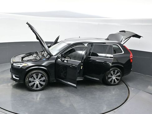 New 2023 Volvo XC90 B6 Ultimate w/ Lounge Package image 37