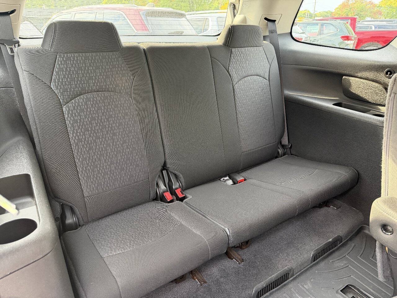 Used 2016 GMC Acadia SLE FWD image 24