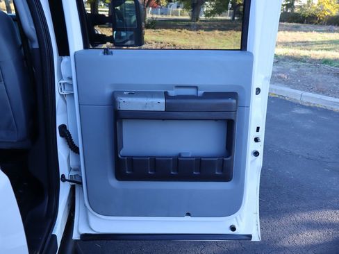 Used 2015 Ford F250 XLT w/ FX4 Off-Road Package image 25