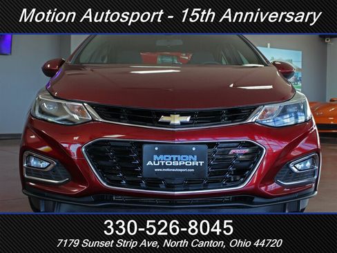 Used 2016 Chevrolet Cruze LT w/ Sun And Sound Package FWD image 3