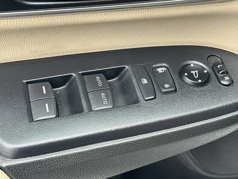Used 2021 Honda CR-V Touring image 11