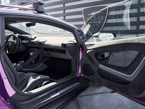 Used 2024 Lamborghini Huracan Sterrato image 24