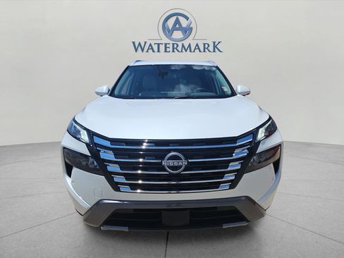 Used 2025 Nissan Rogue SL AWD/4WD image 8