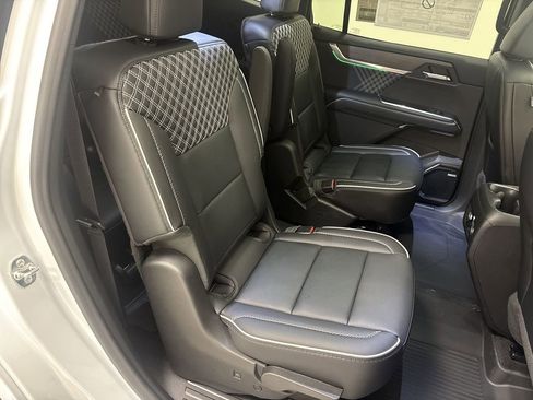 New 2026 GMC Acadia Denali w/ Super Cruise Package FWD image 28